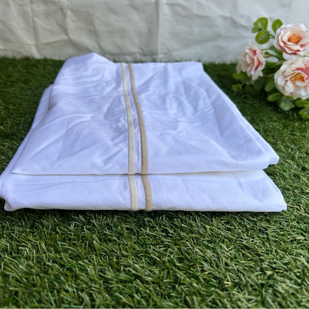 MATOUK White Pillowcases champagne detail standard pillowcase set of two NWOT - Picture 5 of 9